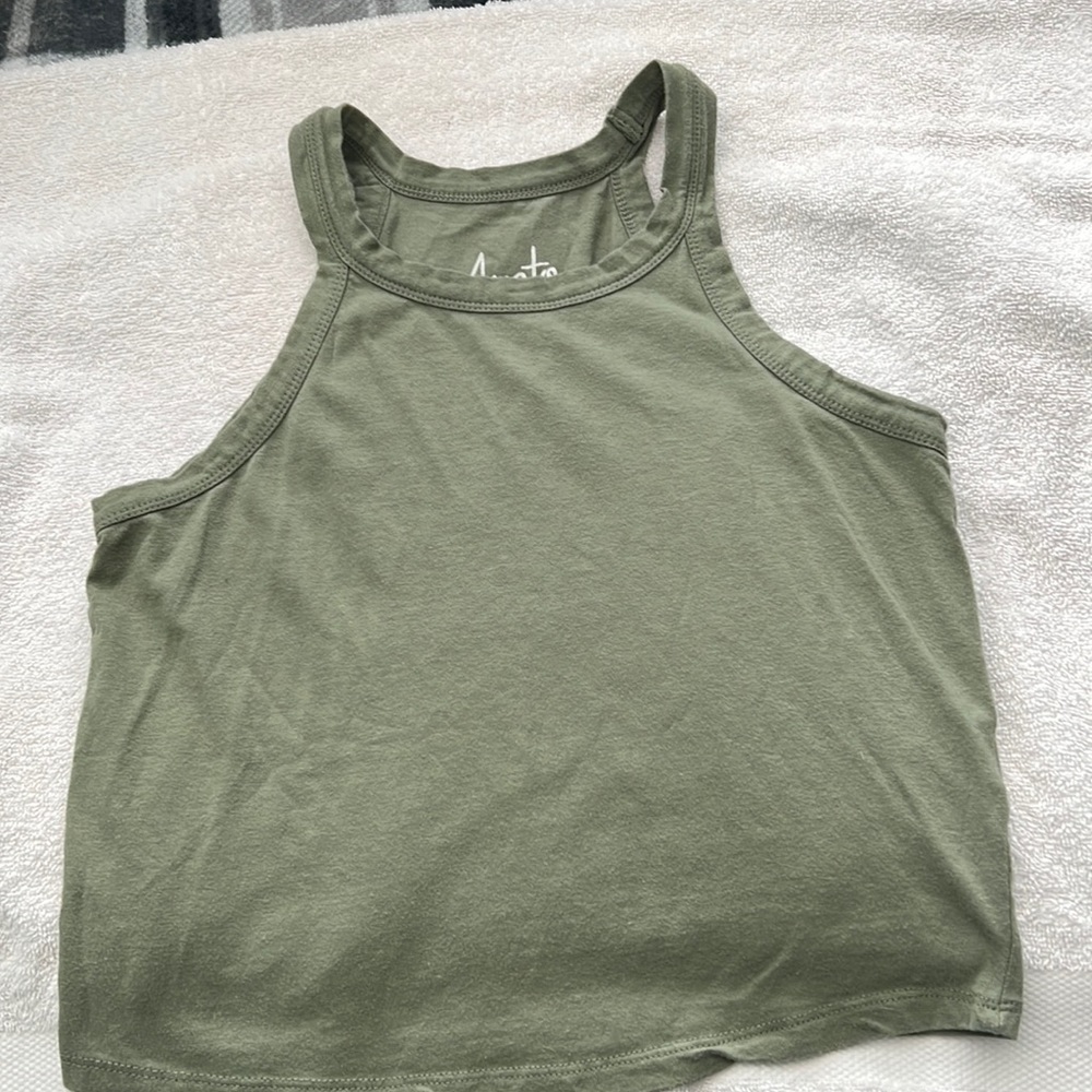Green crop top